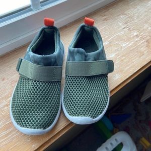 Cat & Jack Water Shoes